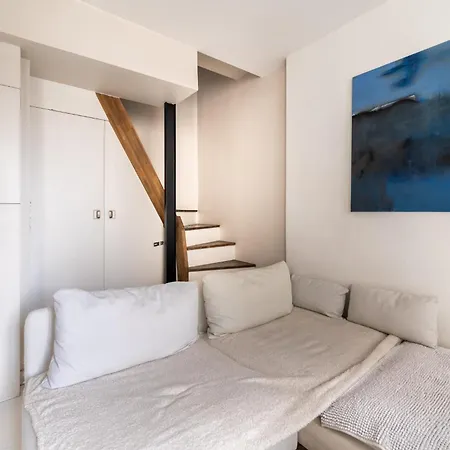 Stylish 1bd Duplex - Stunning Views Near Louvre Apartment *