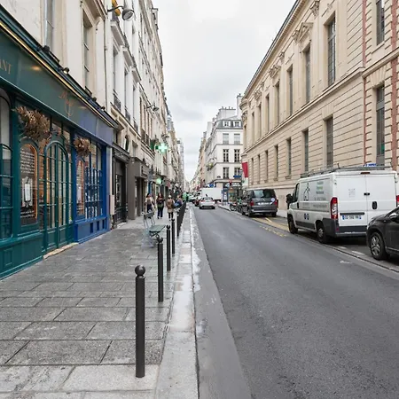 Stylish 1bd Duplex - Stunning Views Near Louvre Paris