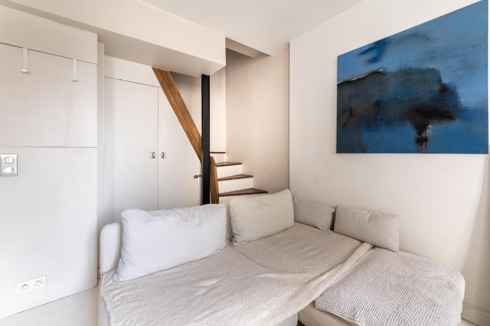 Stylish 1bd Duplex - Stunning Views Near Louvre Apartment *
