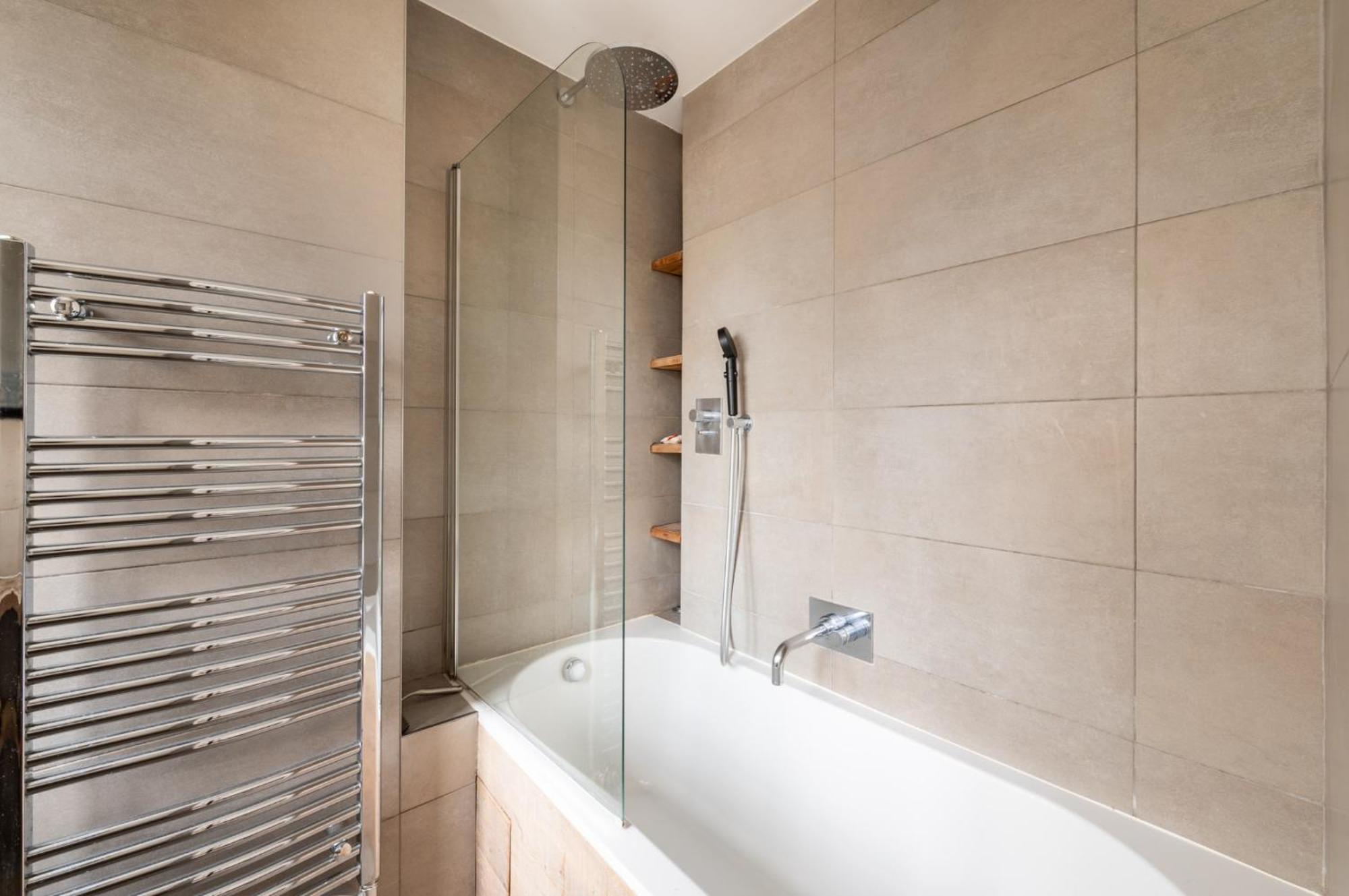 Apartment Stylish 1bd Duplex - Stunning Views Near Louvre