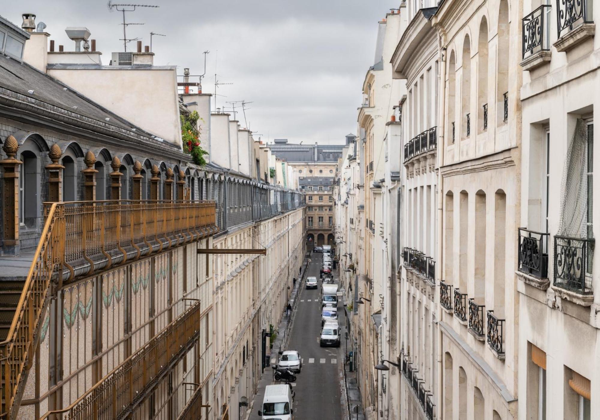 Stylish 1bd Duplex - Stunning Views Near Louvre Apartment Paris